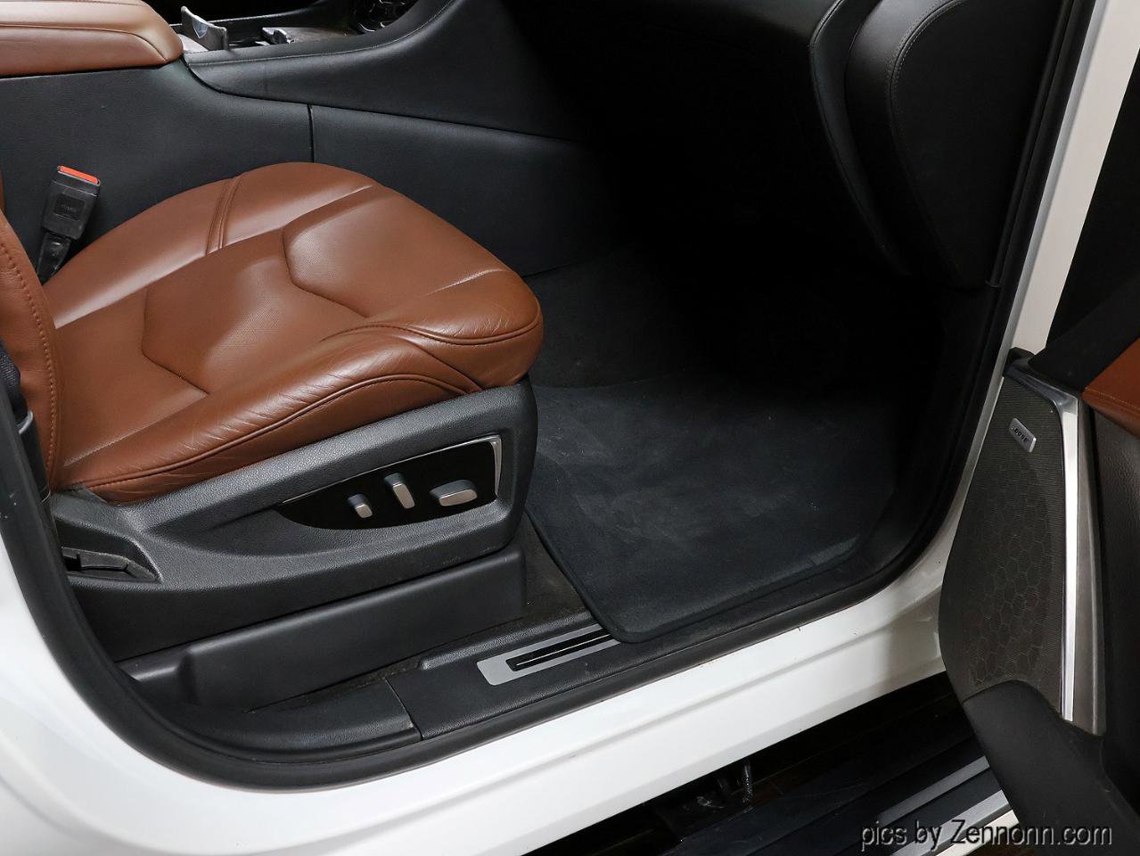 Used 2017 Cadillac Escalade ESV Premium Luxury image 37