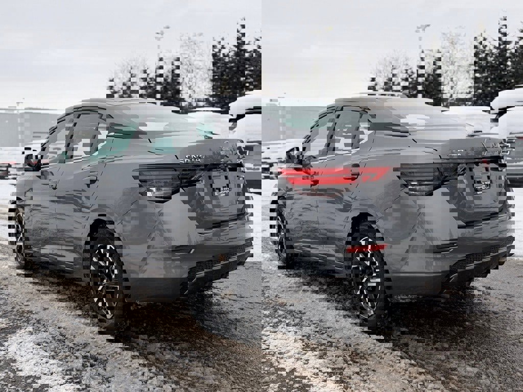 Used 2024 Nissan Sentra SV image 4