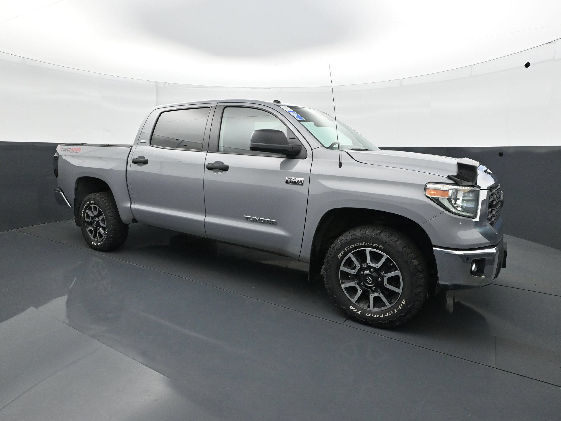 Used 2018 Toyota Tundra SR5 AWD/4WD image 9