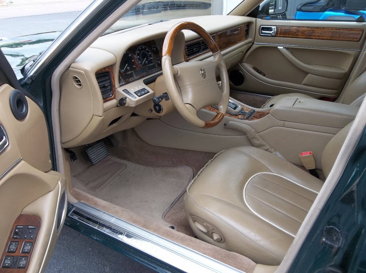 Used 1995 Jaguar XJ Vanden Plas RWD image 7