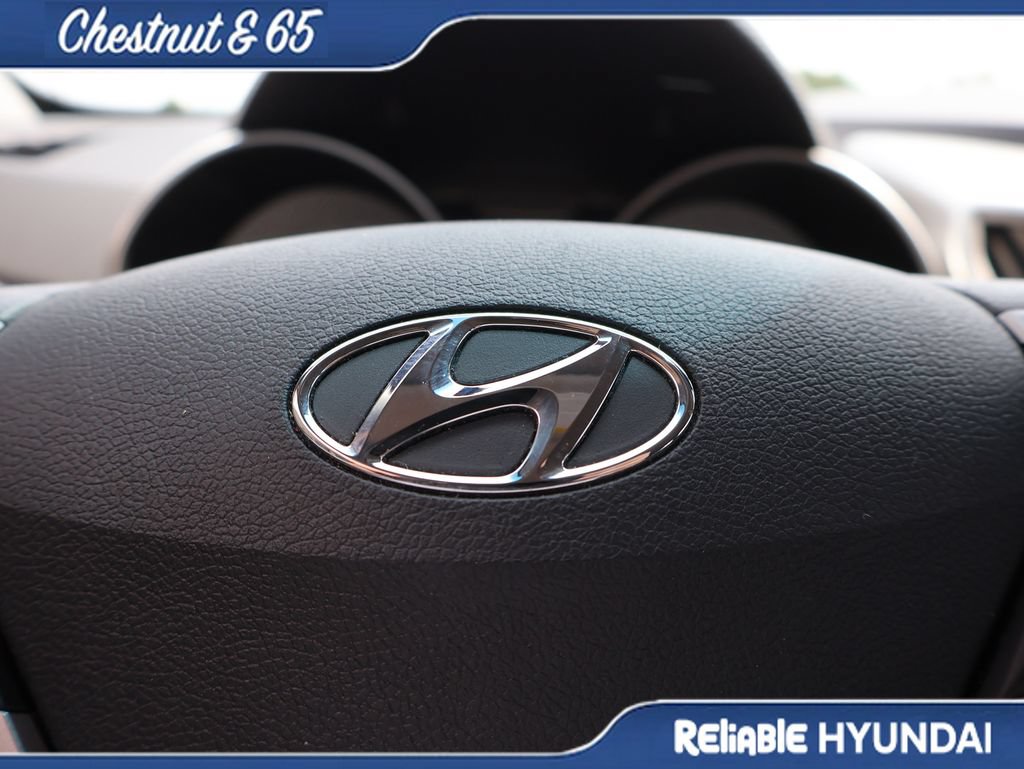 Used 2016 Hyundai Veloster FWD image 24