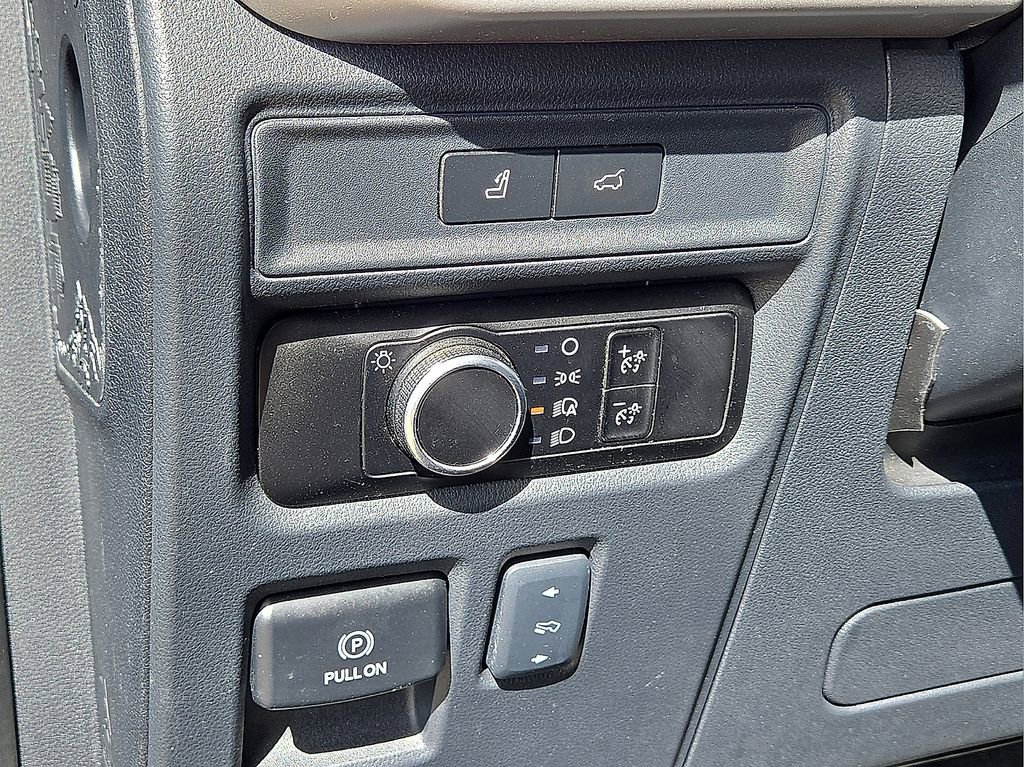 Used 2024 Ford Expedition XLT image 25