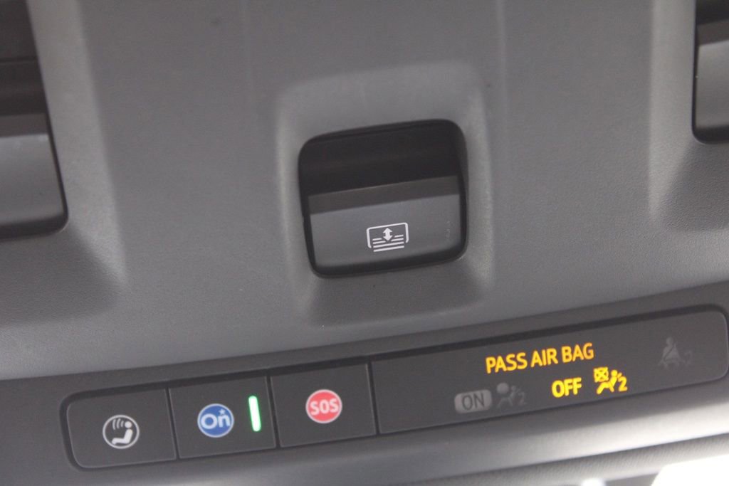 Used 2021 Chevrolet Suburban RST image 30