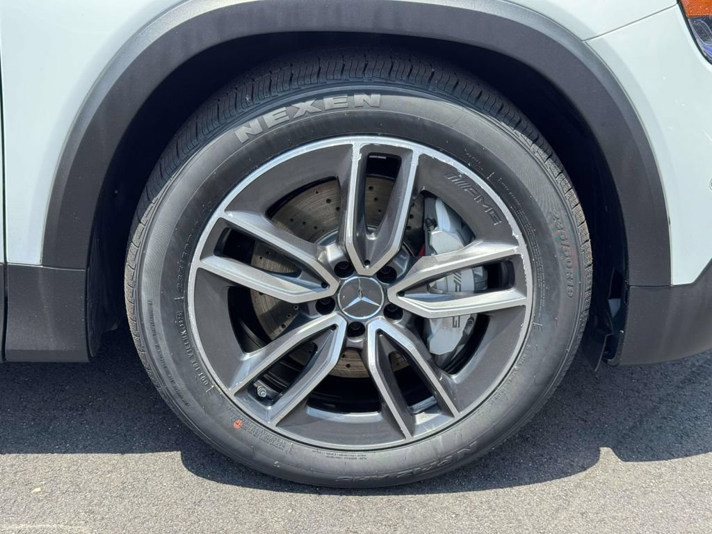 Used 2023 Mercedes-Benz GLB 35 AMG 4MATIC image 27