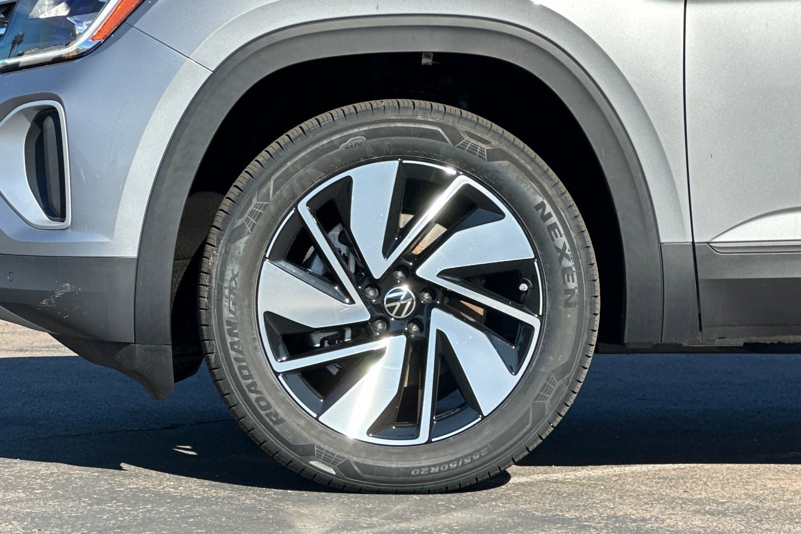 New 2026 Volkswagen Atlas SE image 26