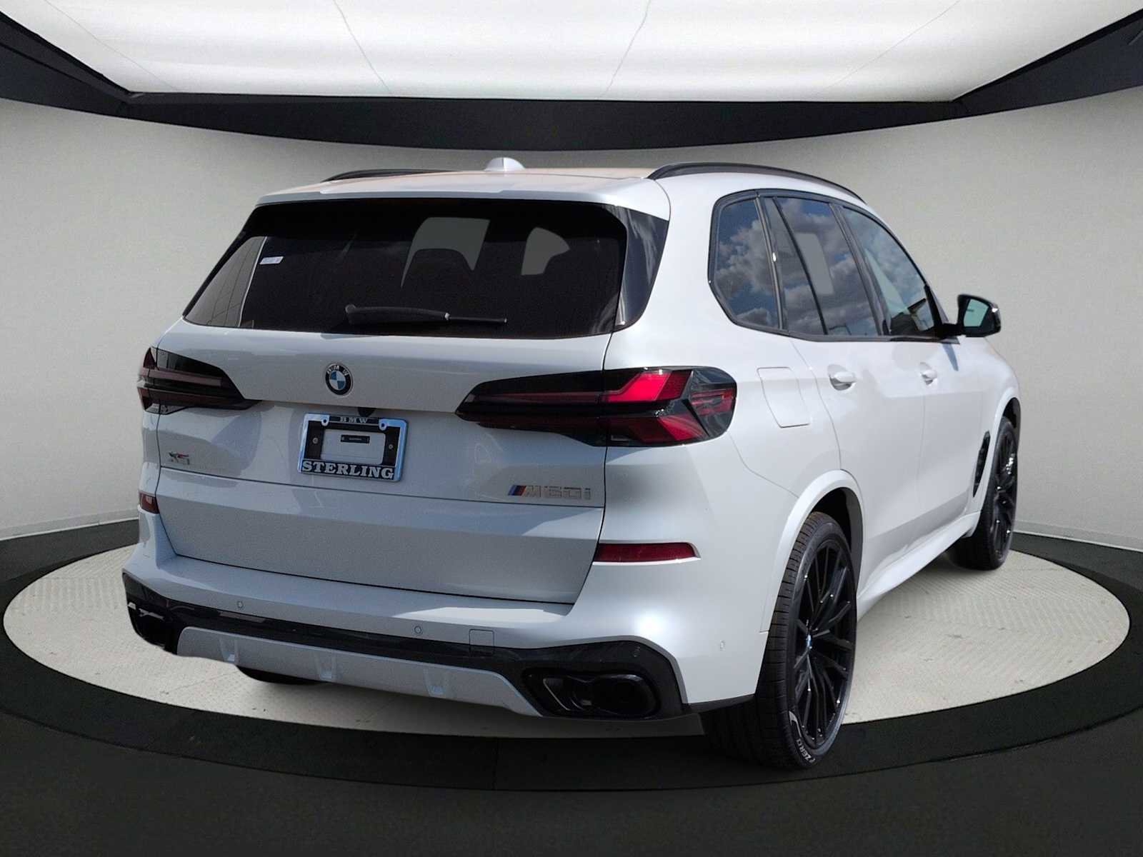 New 2026 BMW X5 M60i w/ Climate Comfort Package image 8
