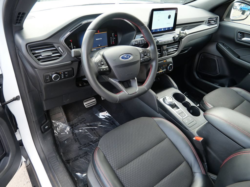 Certified 2023 Ford Escape ST-Line AWD/4WD image 3