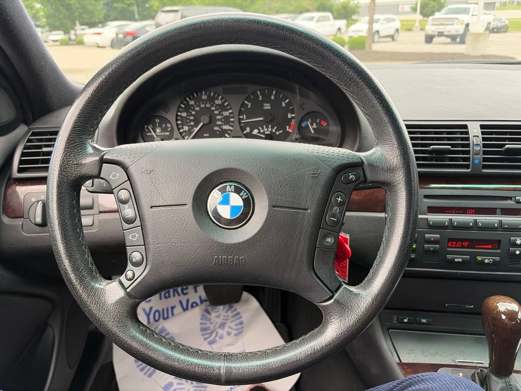 Used 2004 BMW 325i Sedan RWD image 15