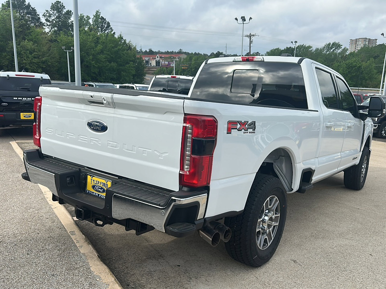 New 2026 Ford F250 Lariat w/ FX4 Off-Road Package AWD/4WD image 7