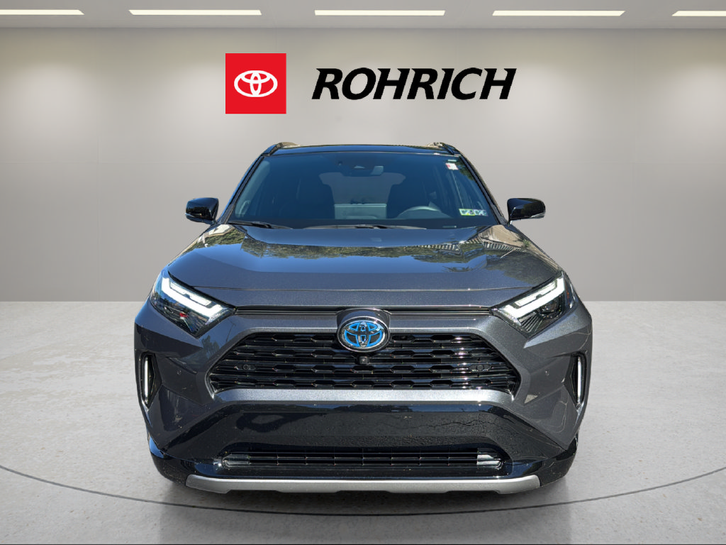 Used 2023 Toyota RAV4 XSE AWD/4WD image 2