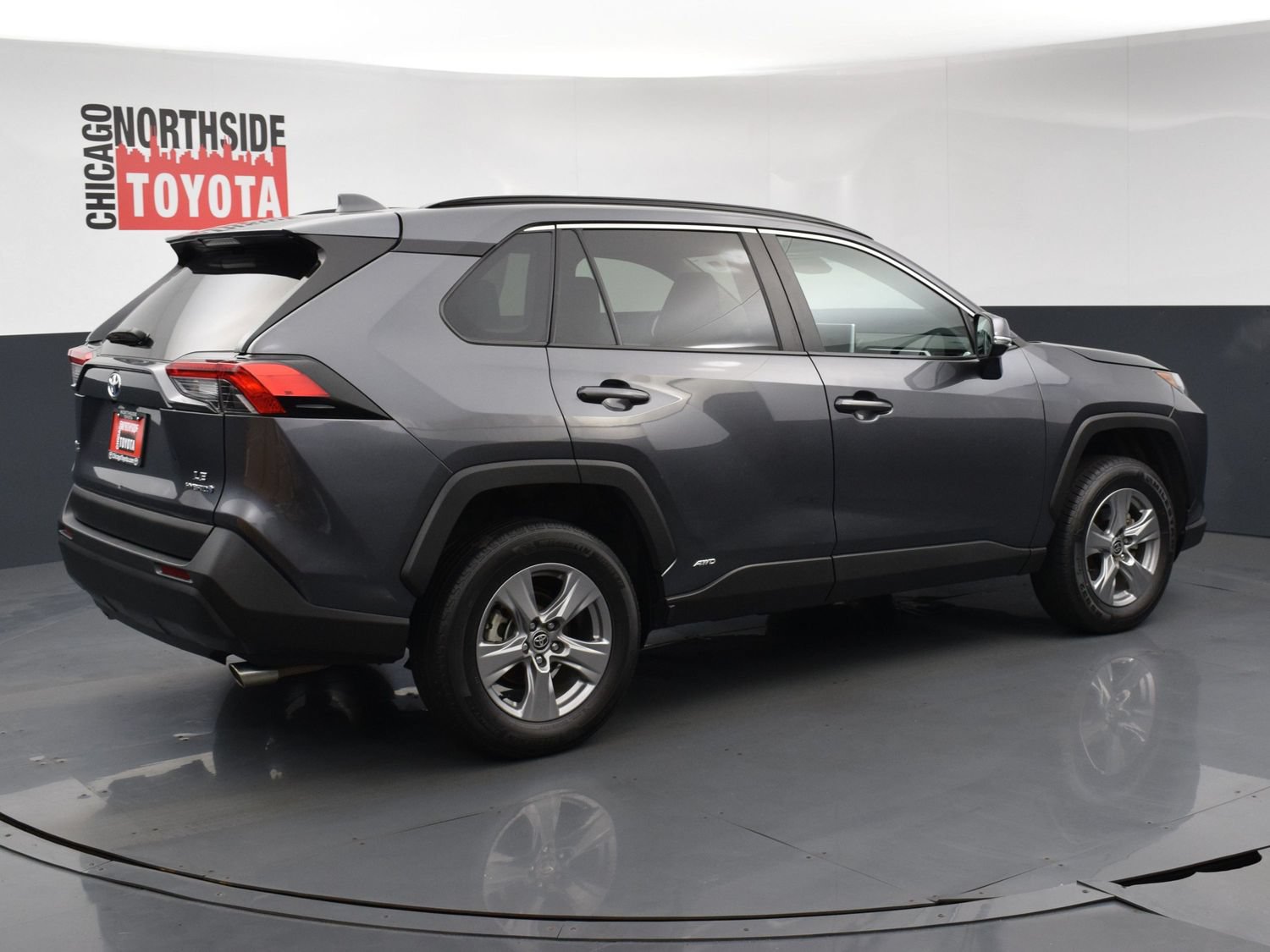 Used 2024 Toyota RAV4 LE AWD/4WD image 4