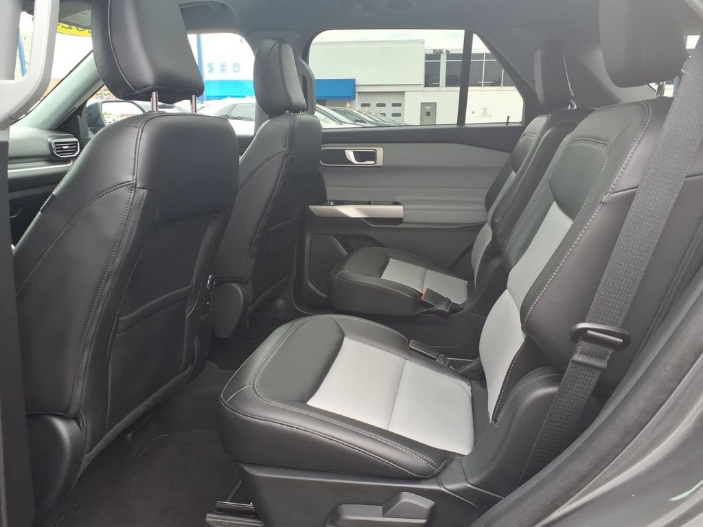 Certified 2023 Ford Explorer XLT w/ Equipment Group 202A AWD/4WD image 12