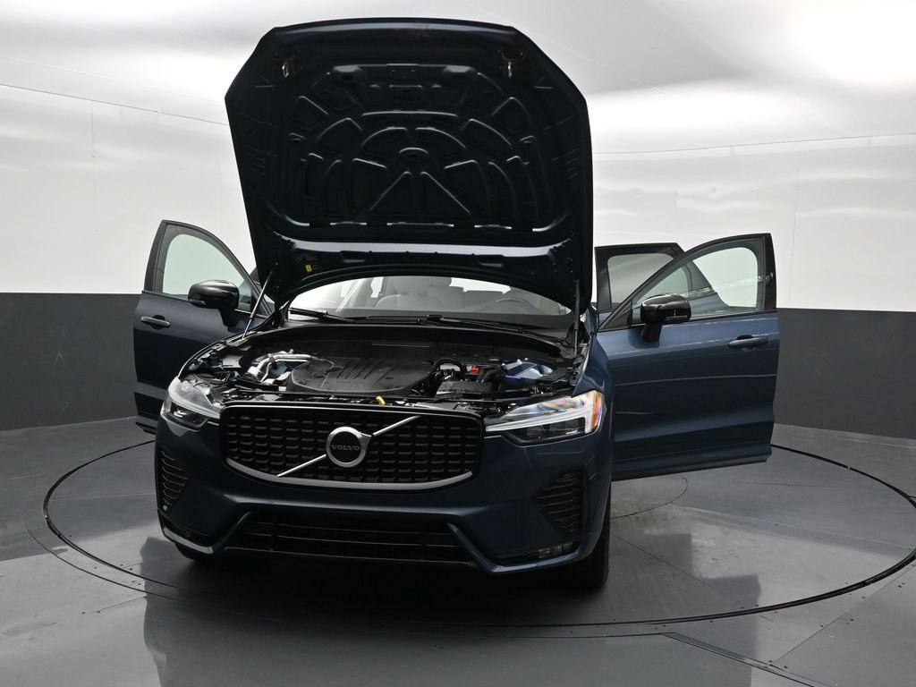 Certified 2024 Volvo XC60 B5 Core AWD/4WD image 39