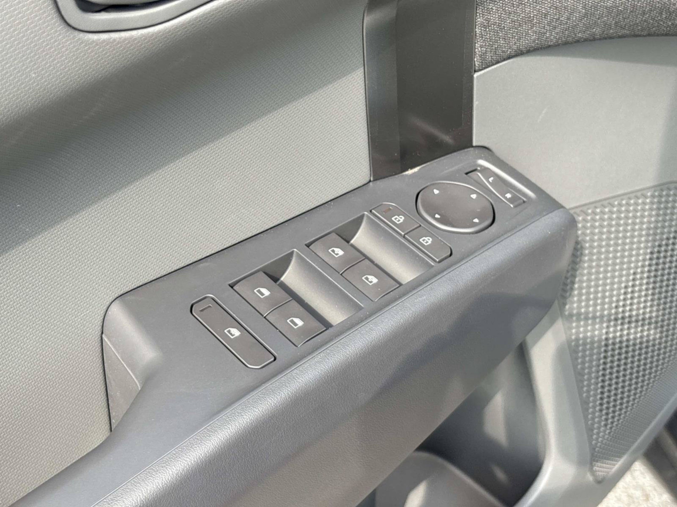 New 2027 Kia EV3 Wind FWD image 21