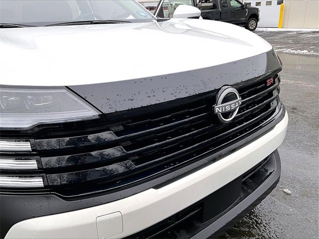 Used 2025 Nissan Kicks SR image 31