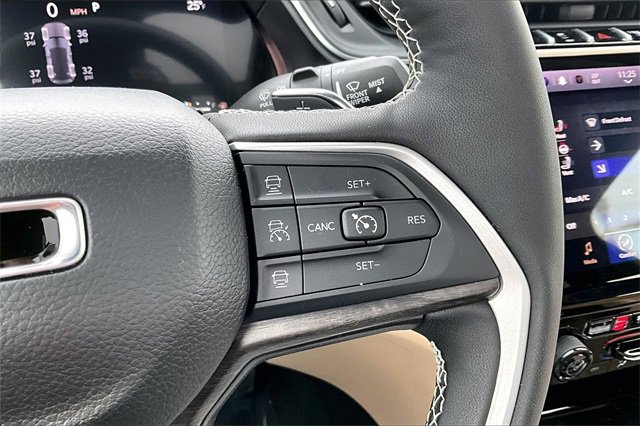 Certified 2024 Jeep Grand Cherokee Limited w/ Luxury Tech Group II image 19