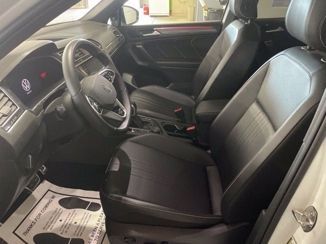 Certified 2024 Volkswagen Tiguan SE R-Line AWD/4WD image 15