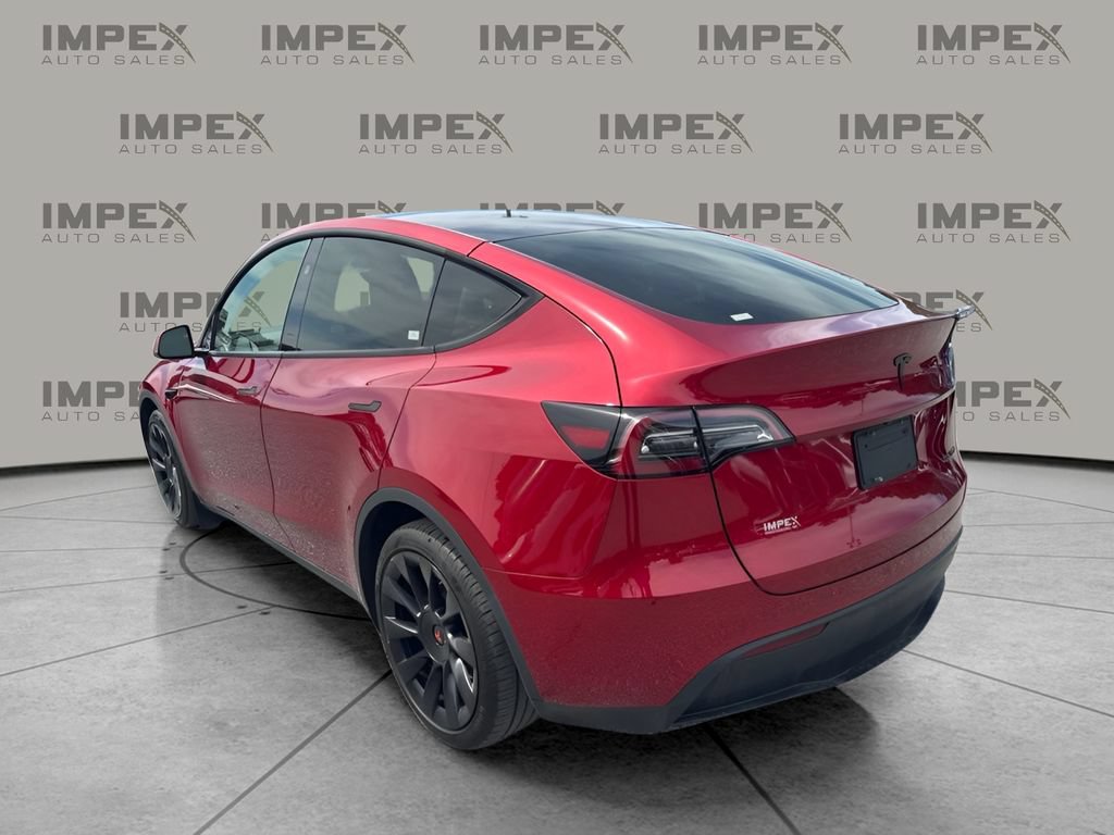Used 2024 Tesla Model Y Long Range AWD/4WD image 2