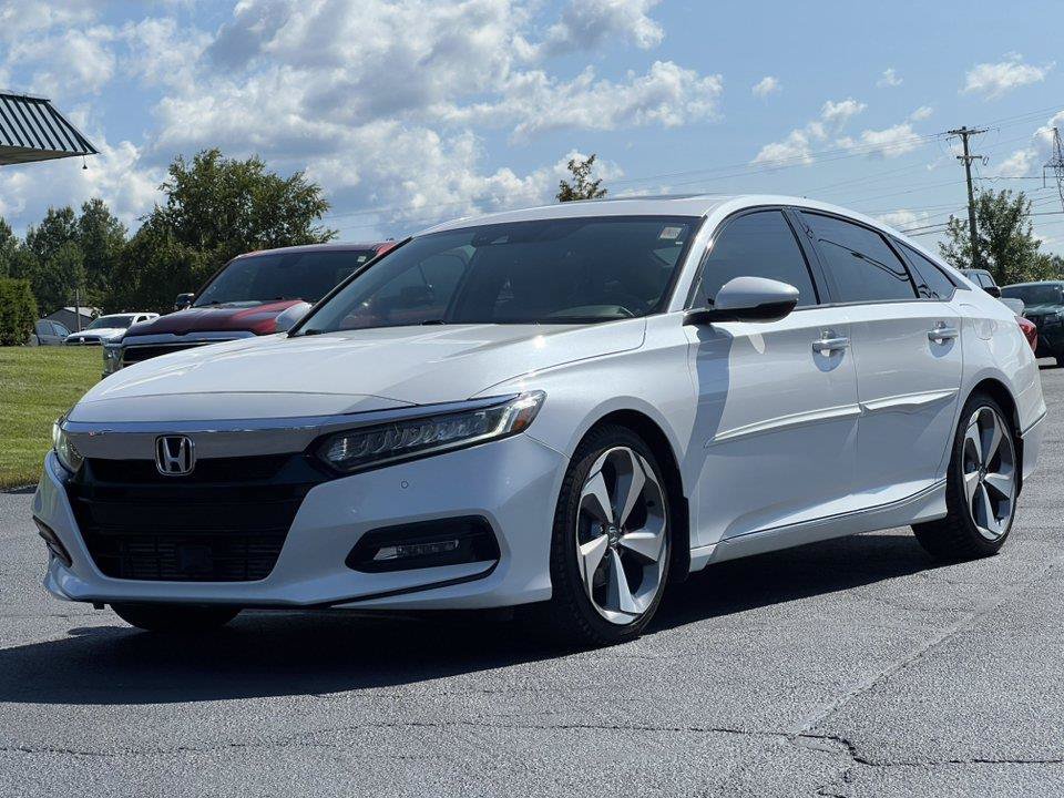 Used 2018 Honda Accord Touring image 2