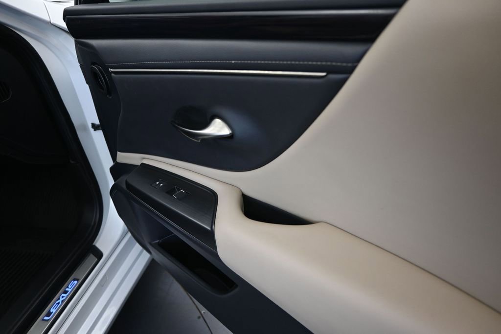 Used 2021 Lexus ES 300h w/ Premium Package FWD image 23