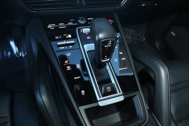 Certified 2022 Porsche Cayenne image 17