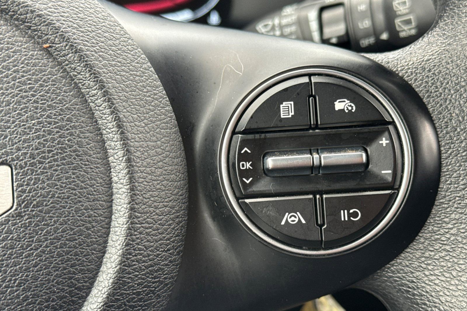 Used 2023 Kia Soul LX w/ LX Technology Package image 25