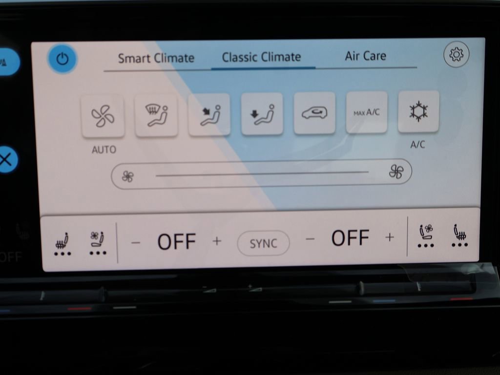 New 2026 Volkswagen Atlas Cross Sport SE image 29