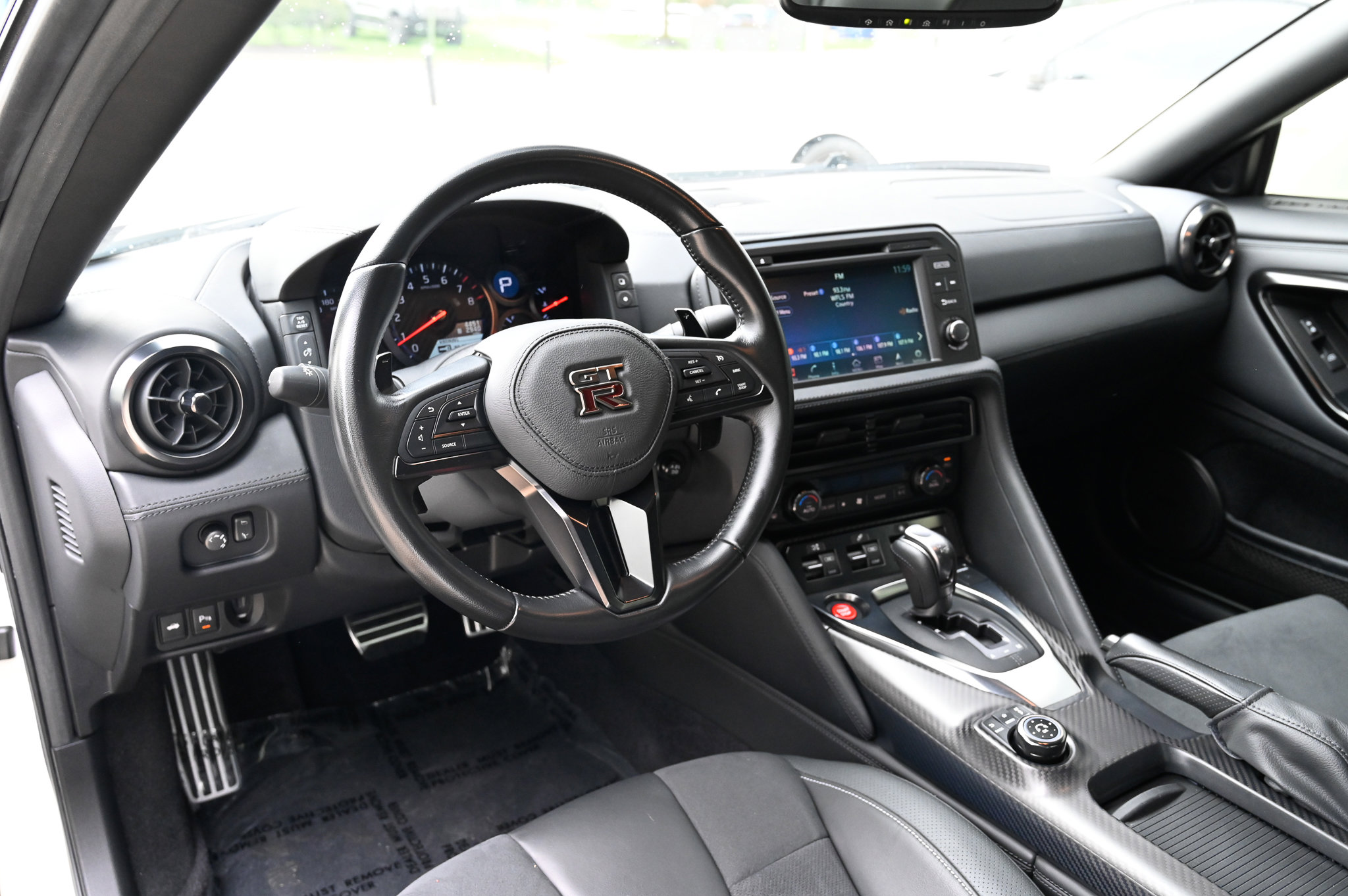 Used 2021 Nissan GT-R Premium AWD/4WD image 16
