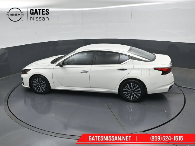 Used 2025 Nissan Altima 2.5 SV FWD image 48