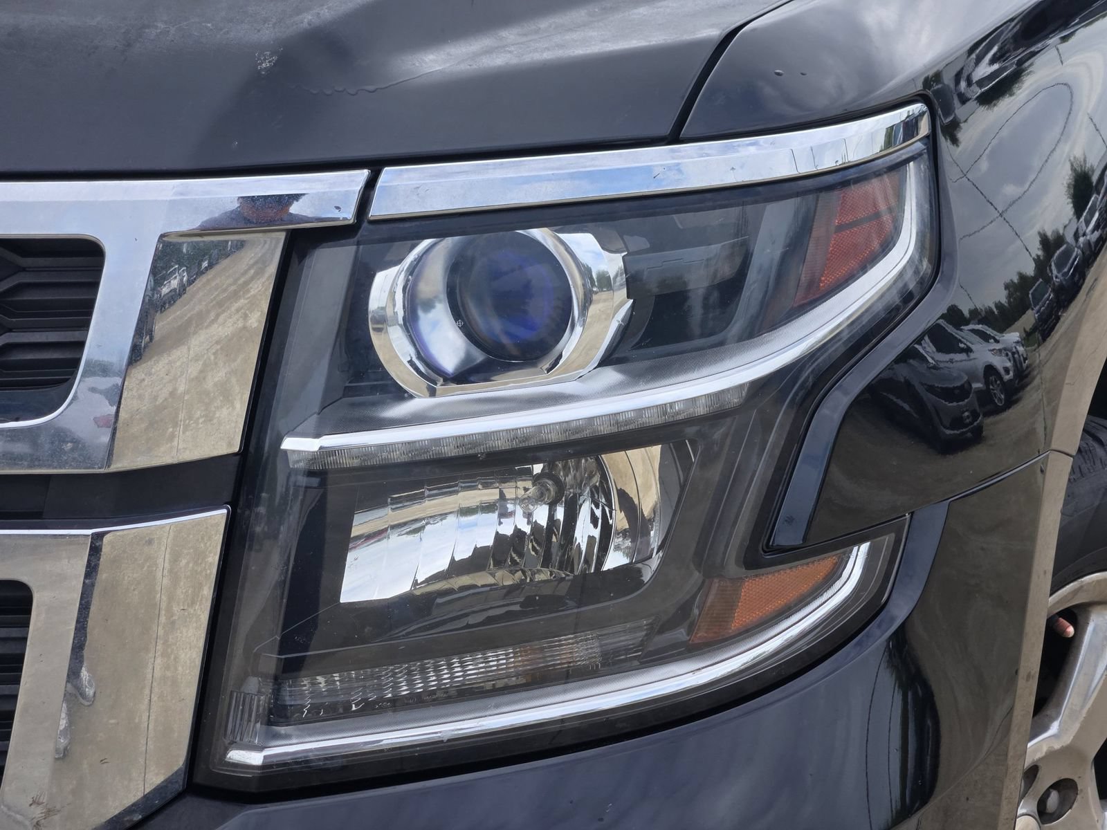 Used 2016 Chevrolet Suburban LS w/ Enhanced Driver Alert Package RWD image 10