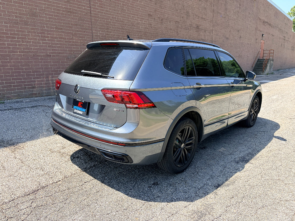 Used 2022 Volkswagen Tiguan SE R-Line AWD/4WD image 5