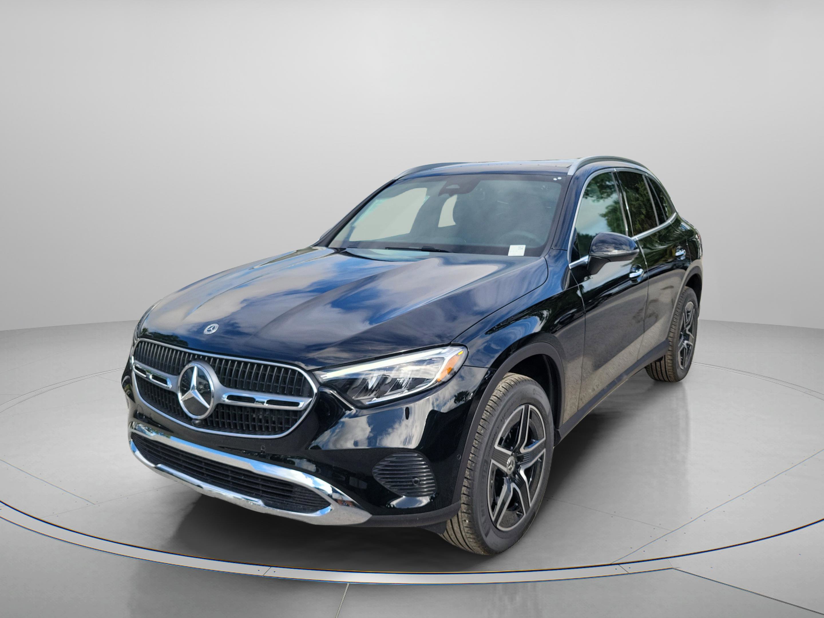 Certified 2026 Mercedes-Benz GLC 300 4MATIC image 2