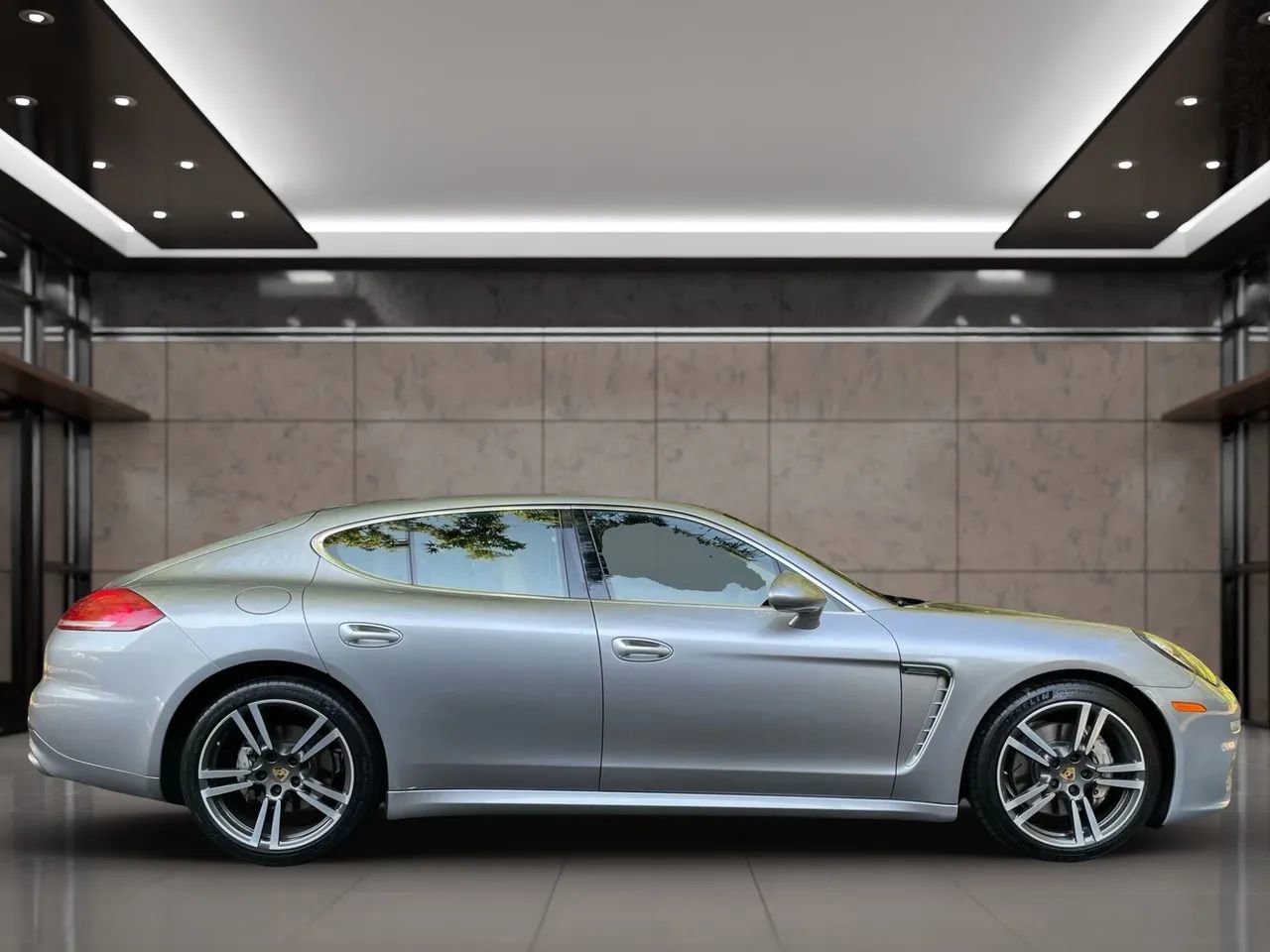 Used 2016 Porsche Panamera S image 6