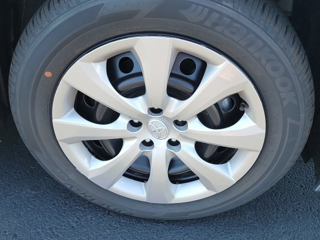 New 2025 Toyota Corolla LE image 9