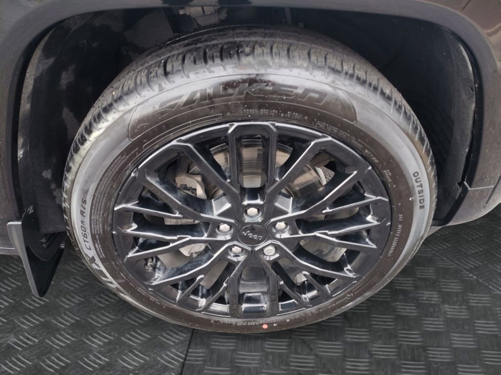 Used 2021 Jeep Grand Cherokee L Summit image 23