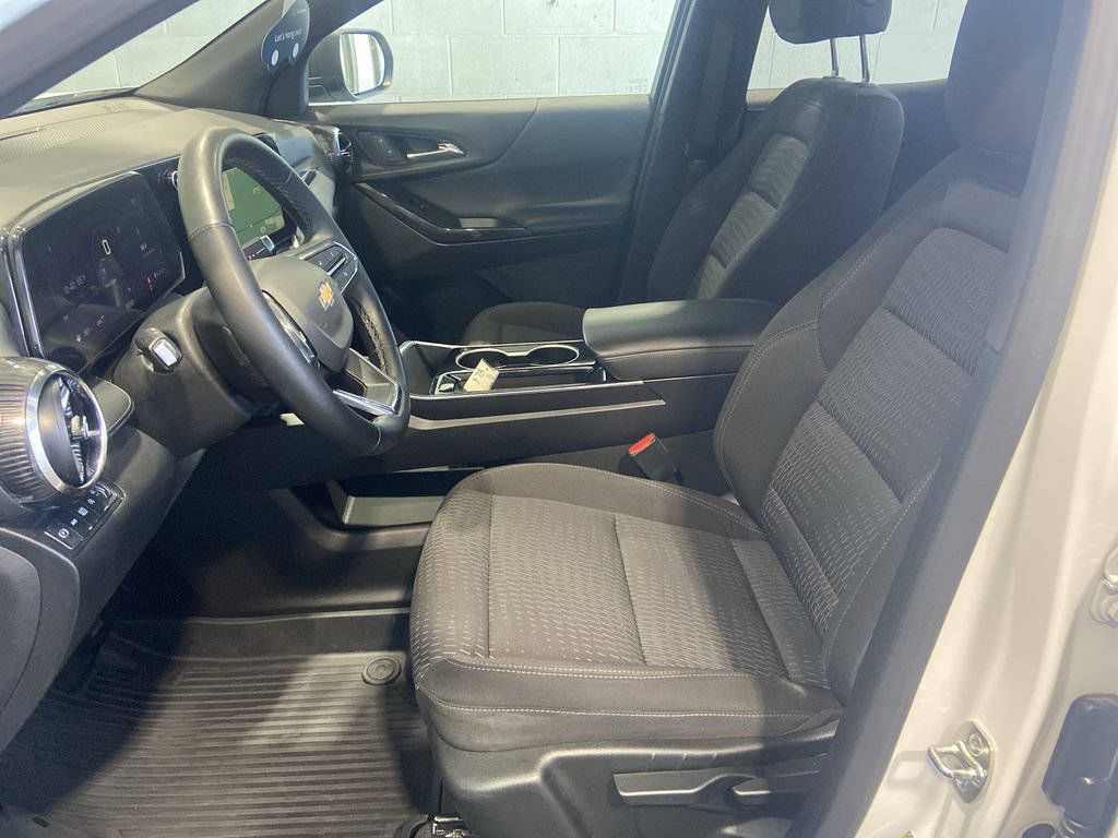 Certified 2025 Chevrolet Equinox LT w/ Safety and Technology Package AWD/4WD image 19