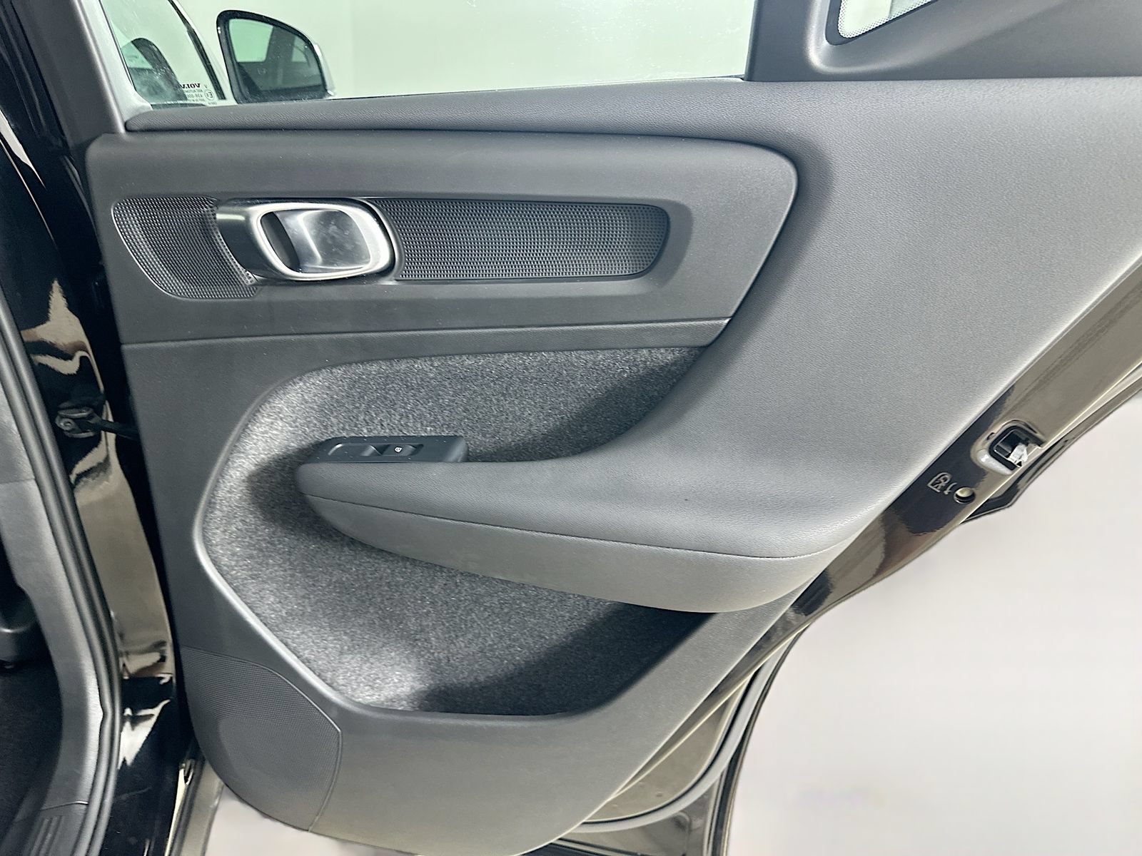 Used 2026 Volvo XC40 B5 Plus AWD/4WD image 39