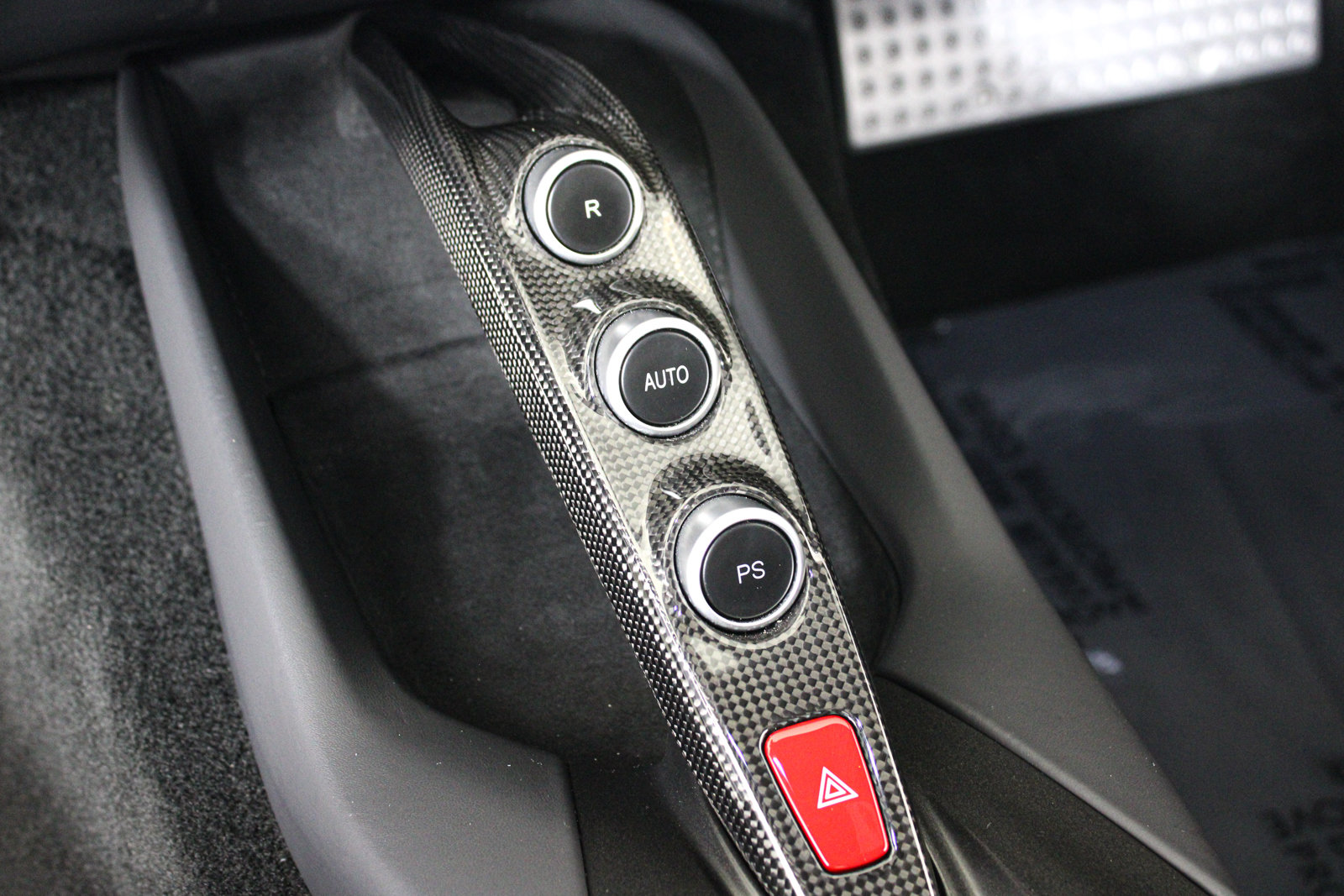 Used 2019 Ferrari 812 Superfast RWD image 36