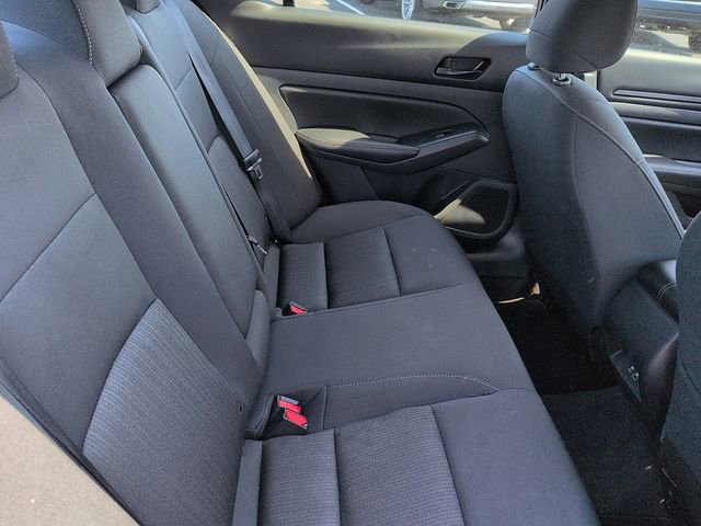 Used 2025 Nissan Altima 2.5 SV image 11