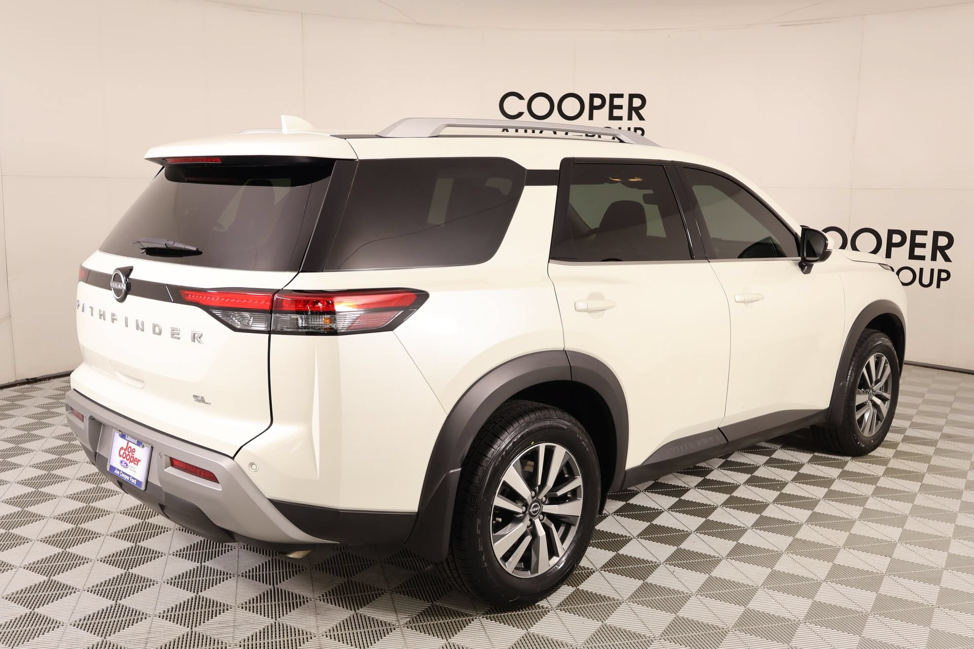 Used 2024 Nissan Pathfinder SL FWD image 21