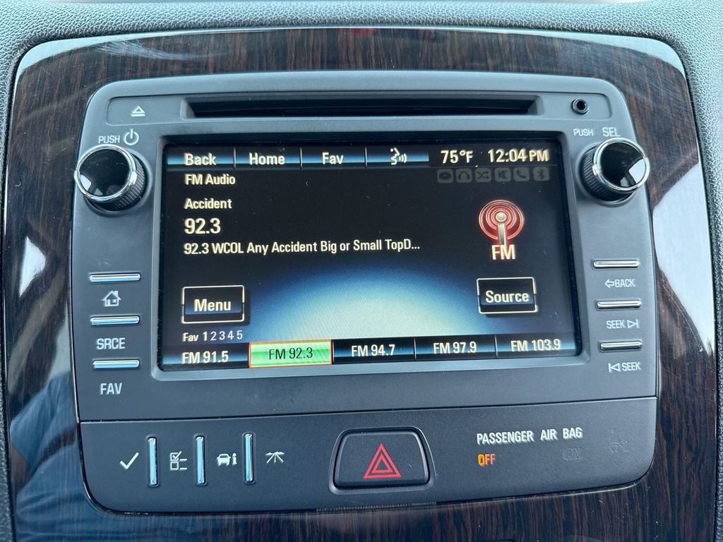 Used 2017 Chevrolet Traverse LT w/ Style and Technology Package FWD image 16