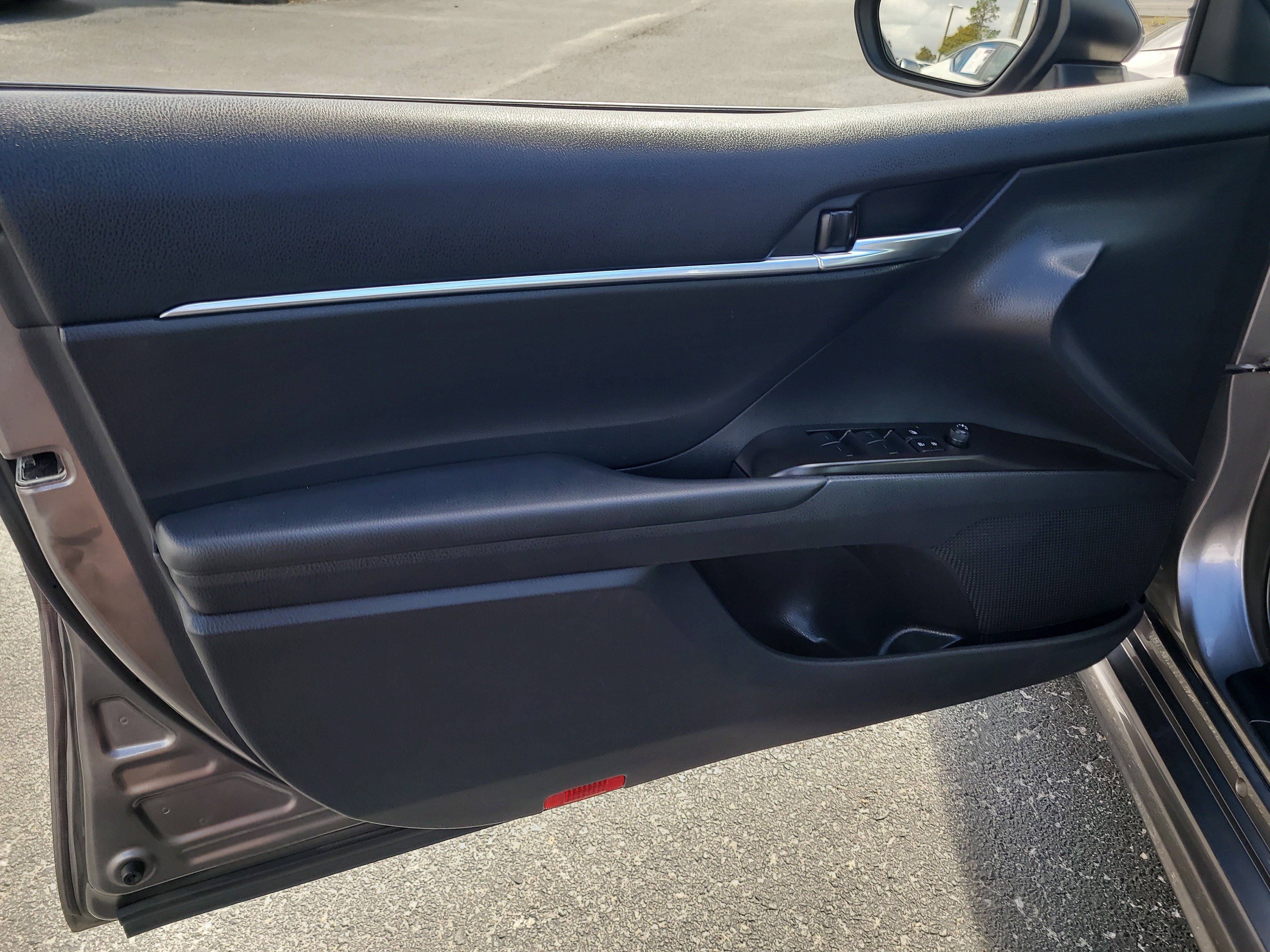 Used 2024 Toyota Camry SE image 15