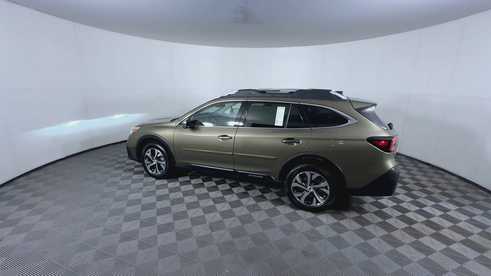 Used 2020 Subaru Outback Touring XT AWD/4WD image 6