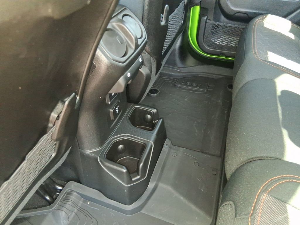 Used 2025 Jeep Gladiator Mojave w/ Convenience Group image 19