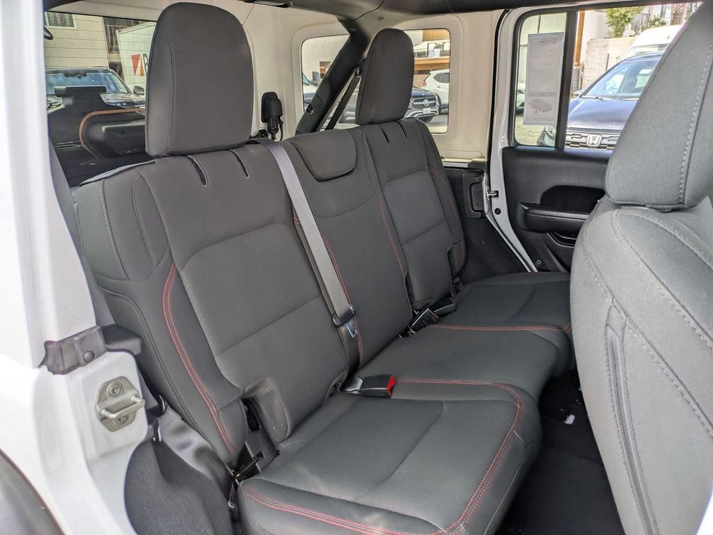 Used 2023 Jeep Wrangler Unlimited Rubicon w/ Cold Weather Group image 27