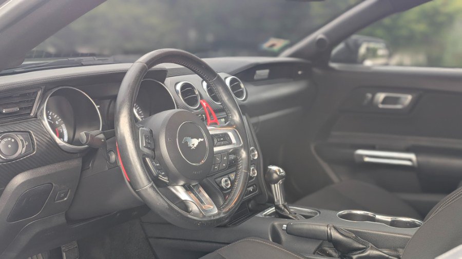 Used 2018 Ford Mustang Coupe RWD image 17