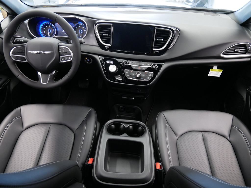 New 2026 Chrysler Voyager LX FWD image 18