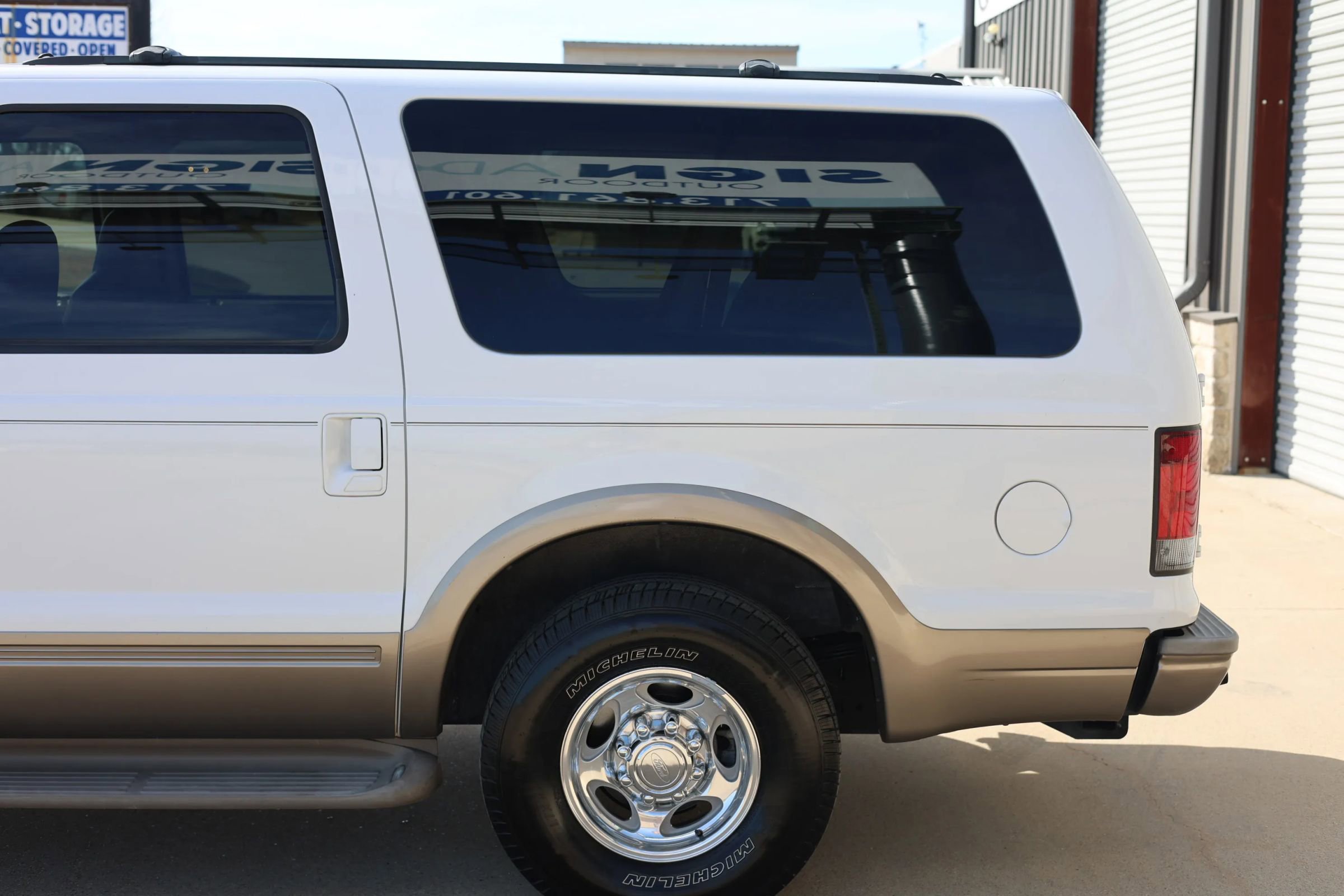 Used 2005 Ford Excursion Eddie Bauer image 12
