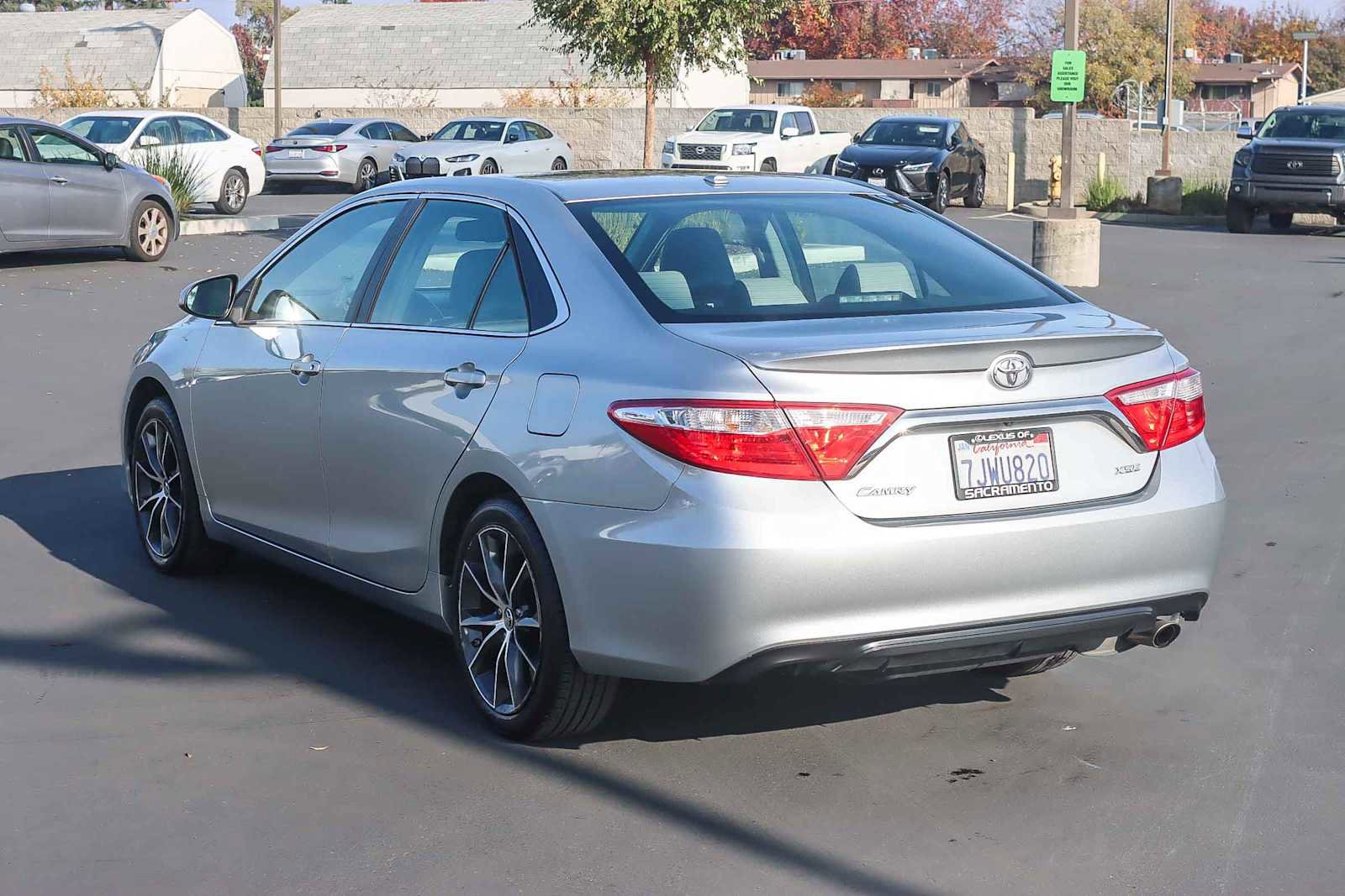 Used 2015 Toyota Camry XSE image 2