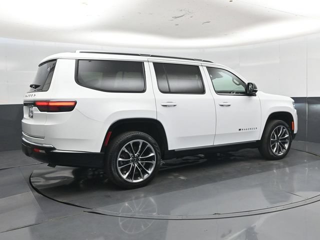 Used 2025 Jeep Wagoneer Series III w/ Premium Group I AWD/4WD image 32